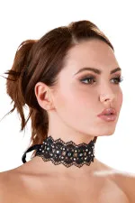 Collier en dentelle et strass