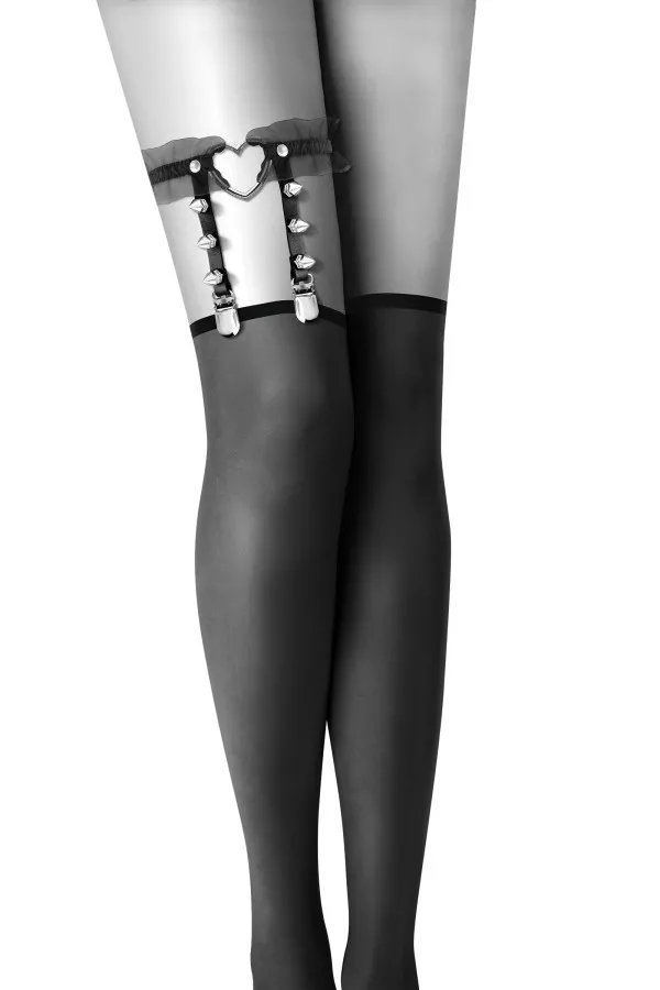 Jarretière fétichiste coeur métallique et pointes avec tulle noir
