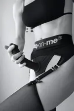 Gode strap-on flexible en silicone avec ventouse cœur