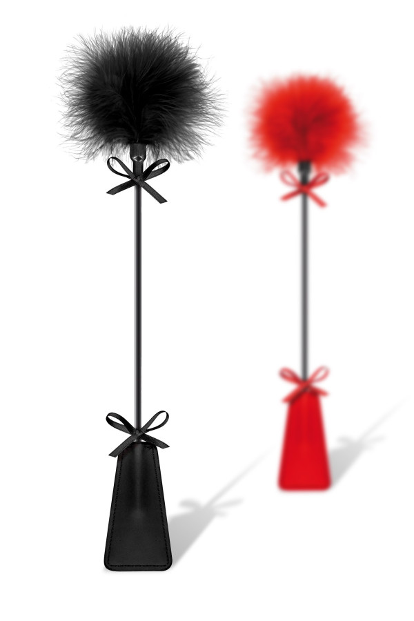 Cravache noire bdsm avec tapette et pompon