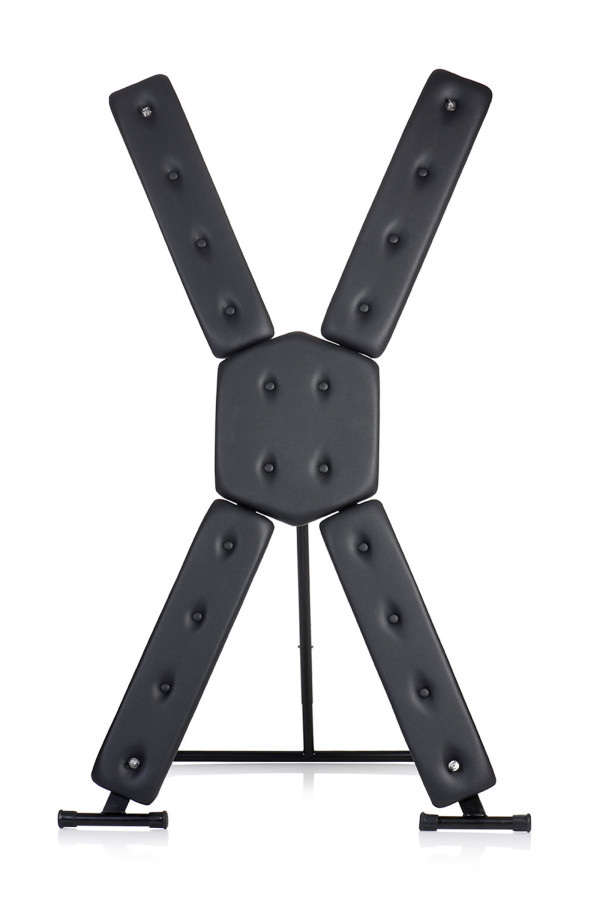 XR-Brands Croix de saint andré BDSM autoportante en cuir vegan