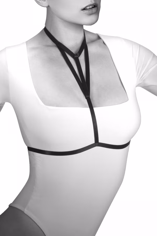 Harnais fétichiste : harnais noir lanière élastique