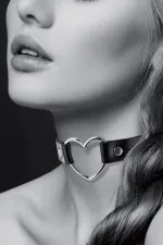 Collier ras de cou avec coeur métal