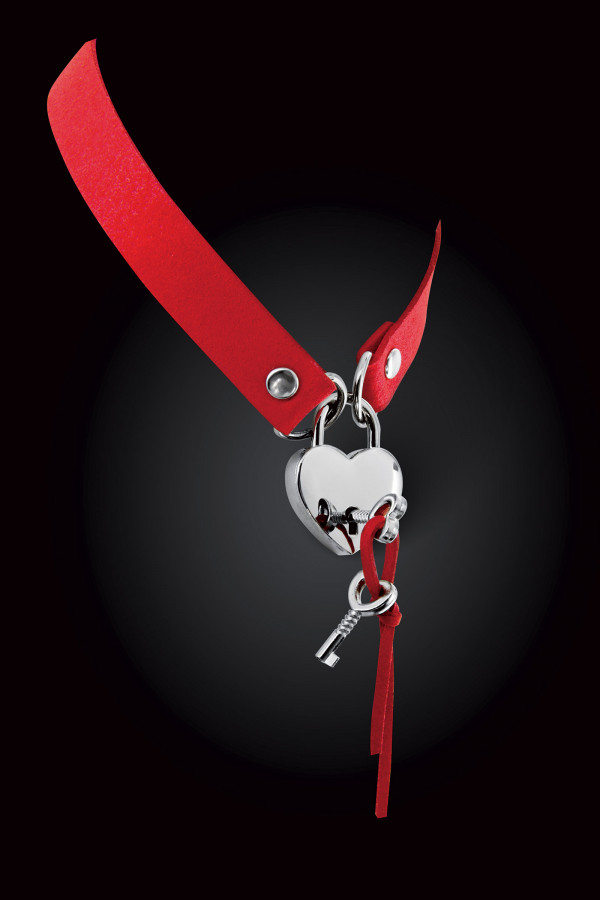 Collier ras de cou avec cadenas coeur
